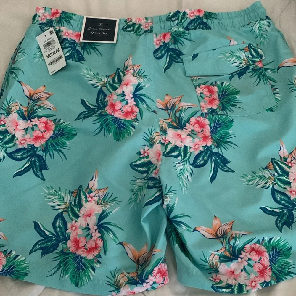 CLUB ROOM Men’s M Swim Trunks floral Hawaiian travel vacation resort cabana
